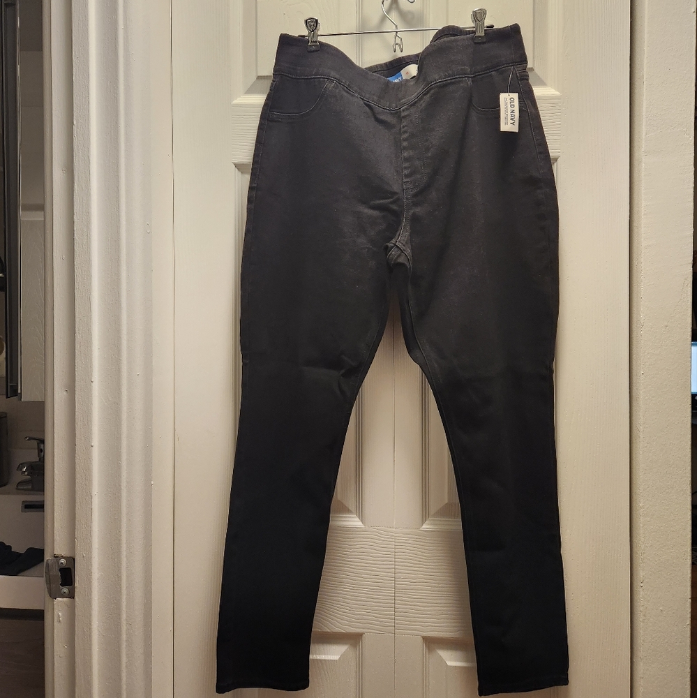 Mid-Rise Black Jeggings